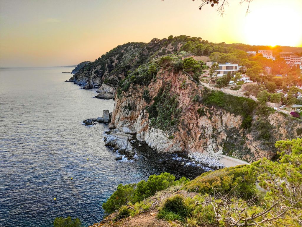la costa brava en catamaran